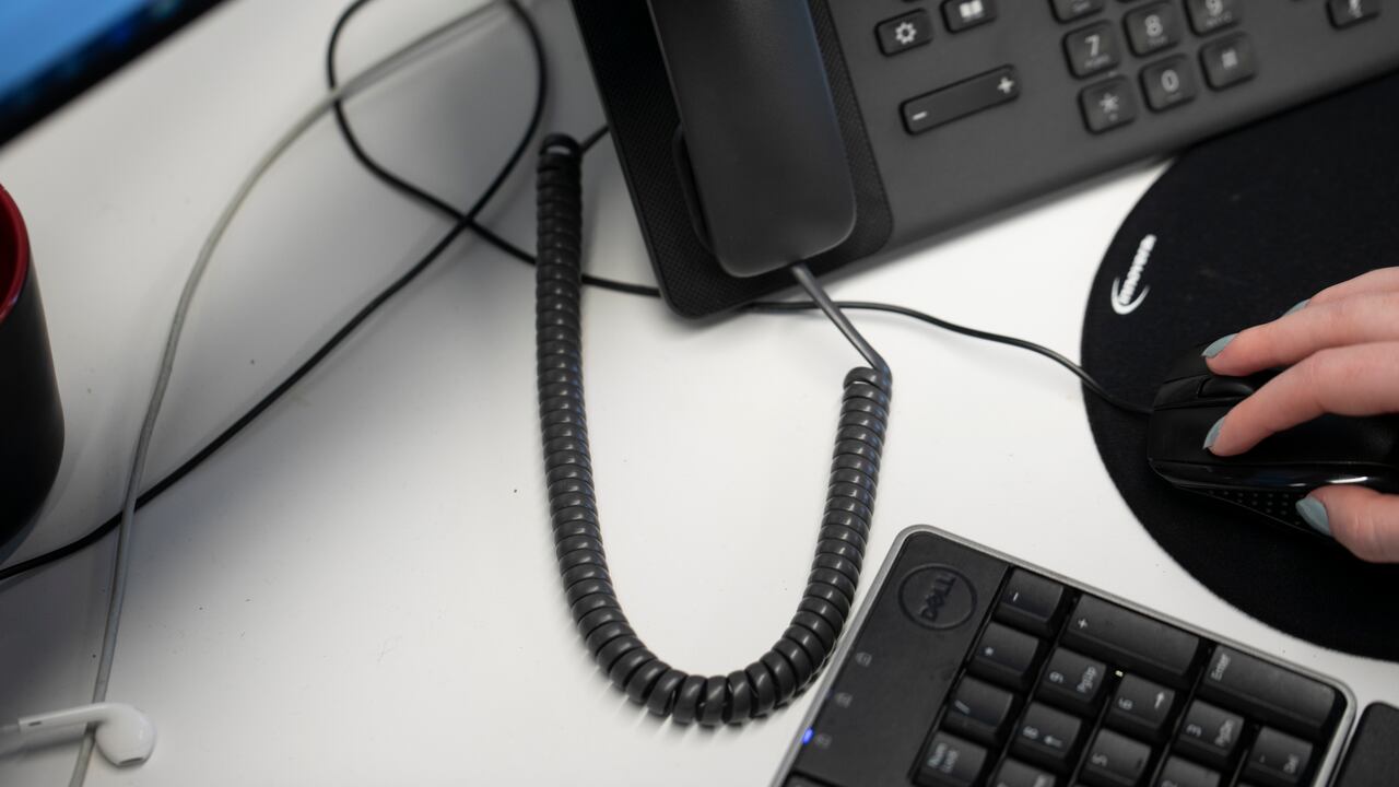 Denuncian que Rusia subcontrata piratas informáticos para hacer campañas de desinformación en EE. UU.