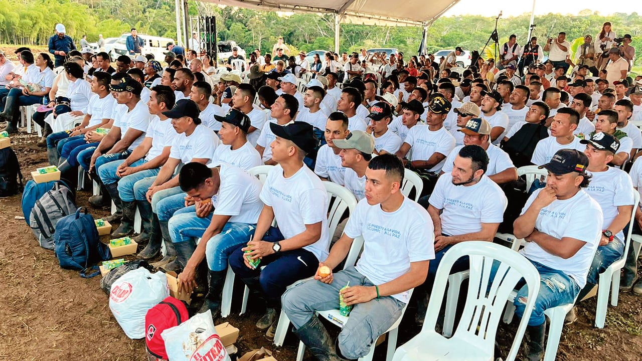 SEMANA conoció el informe de gestión final de la mesa de diálogos de paz entre el Gobierno y la Coordinadora Nacional Ejército Bolivariano (CNEB).