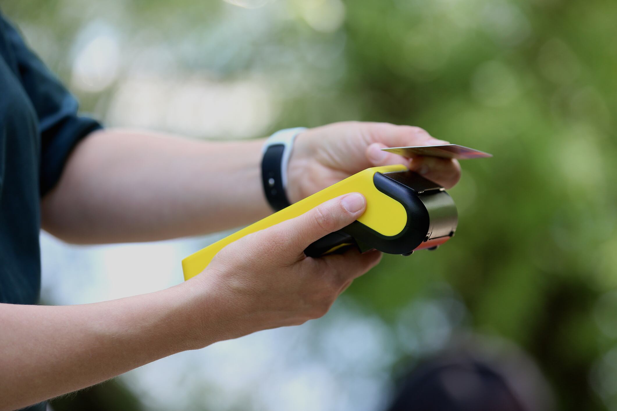 Cibercriminales usan la tecnología NFC para robar datos de tarjetas débito o crédito.