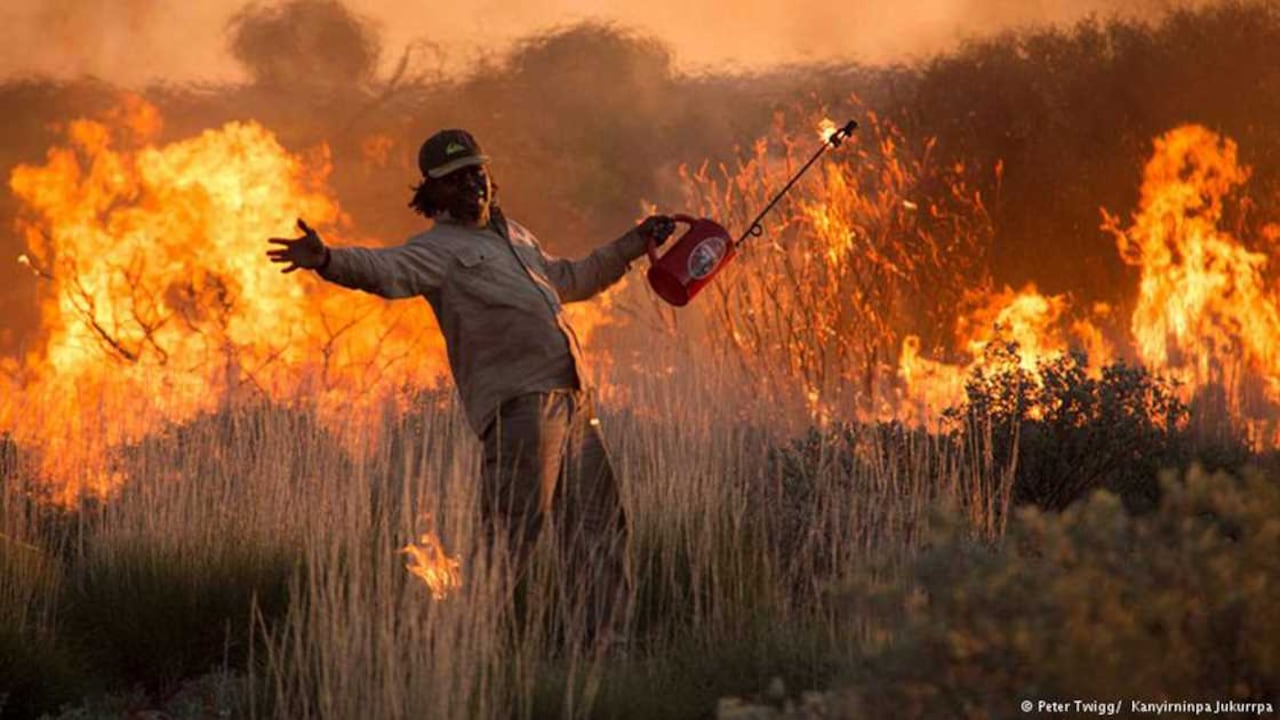 Durante mucho tiempo el interior de Australia ha sido descuidado.The Programa sobre Conocimiento Cultural Martu ha intervenido para protegerlo. Foto: Peter Twigg