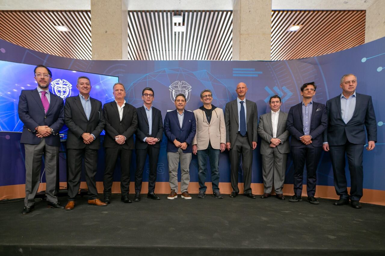 WOM Colombia fue adquirida por SUR Holdings; minTIC Mauricio Lizcano dijo que papel del Gobierno fue crucial.