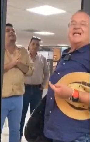 La discusión se presentó por supuestos apoyos a otros candidatos.