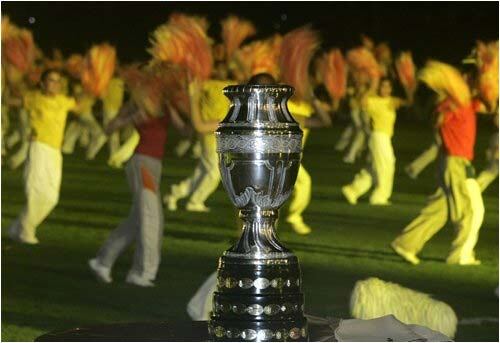 La Copa América en la inaguración del torneo celebrada en el estadio de Pueblo Nuevo de San Cristobal, Venezuela.