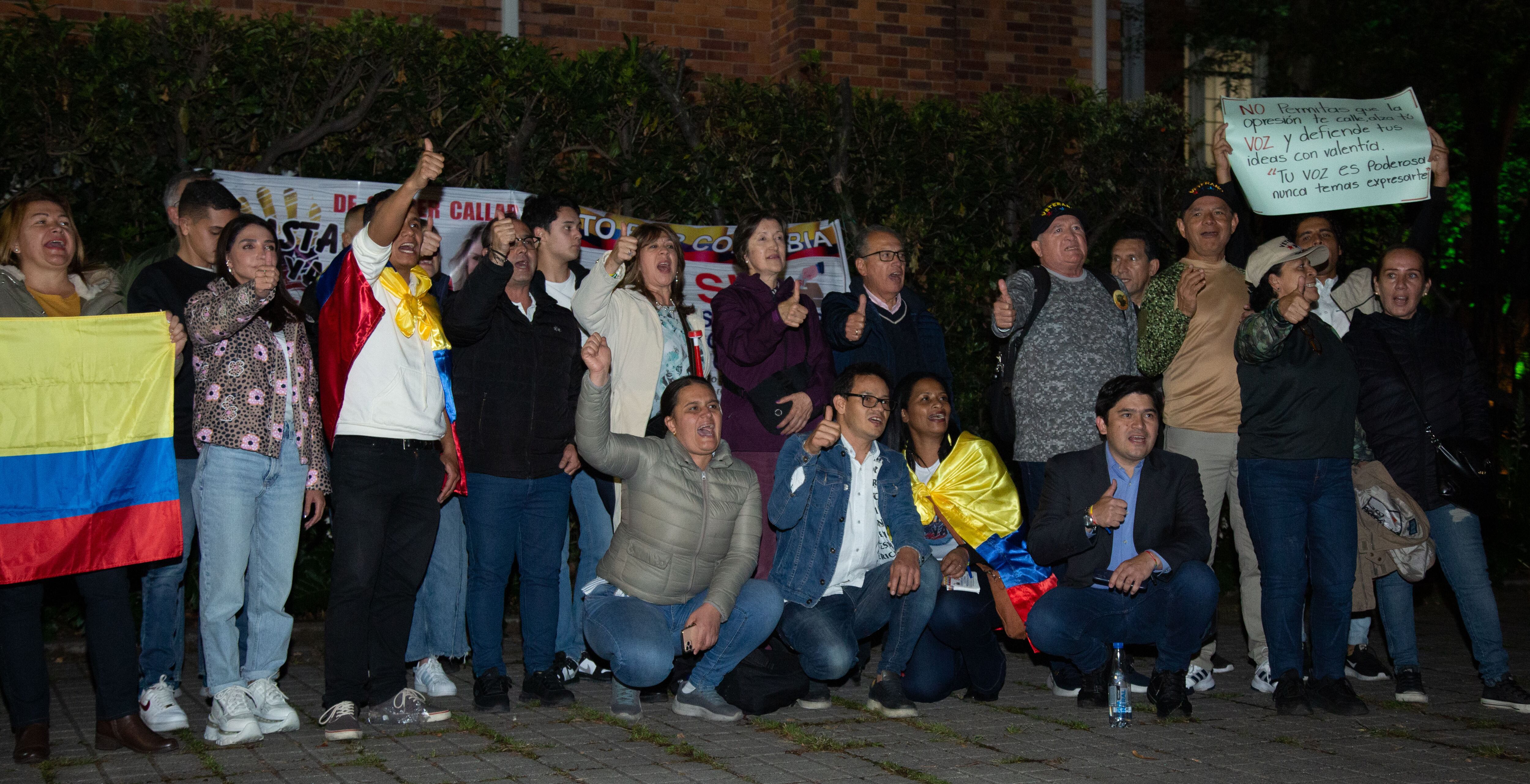 Manifestación apoyo a Semana