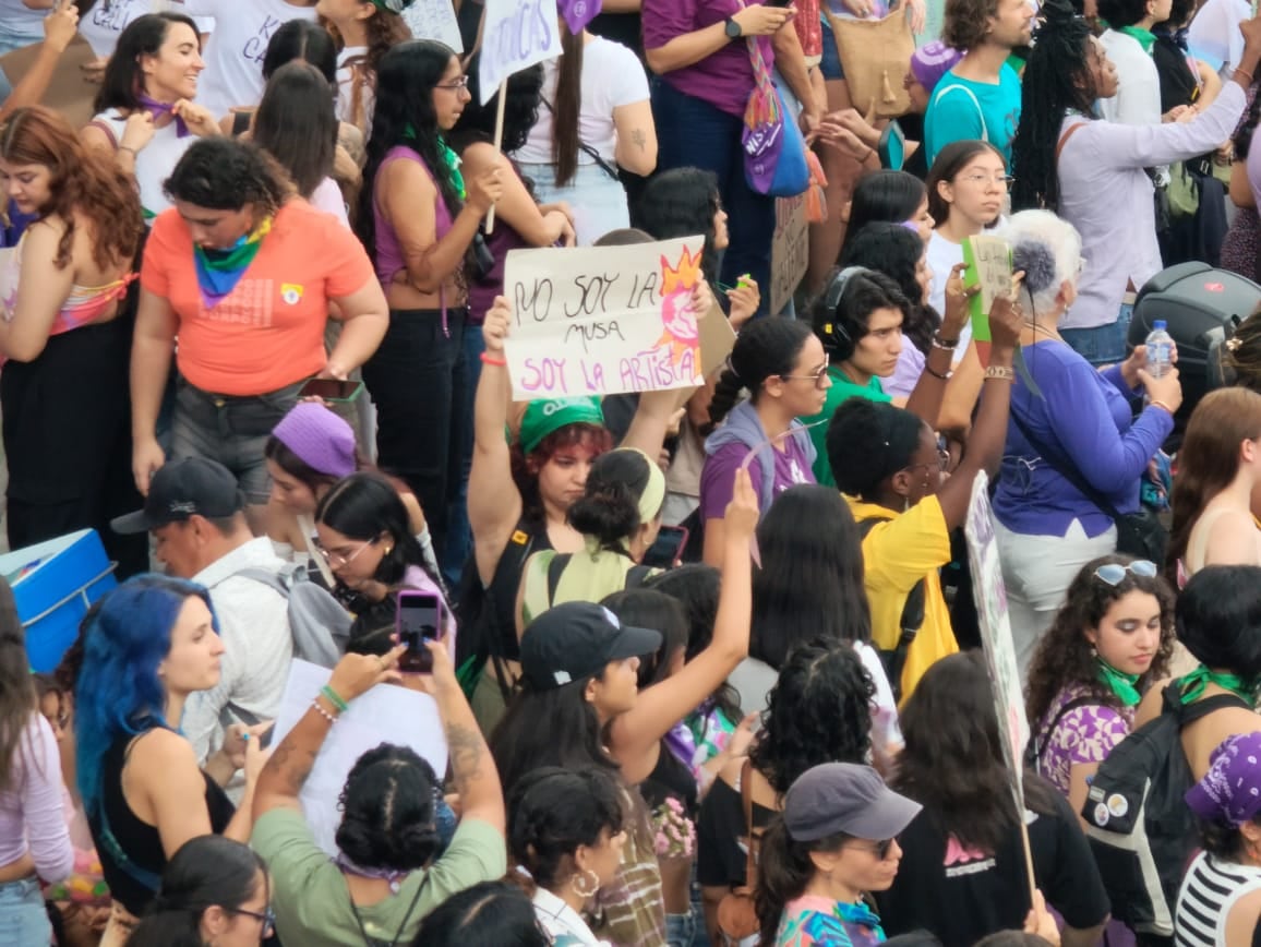 Marcha 8M en Cali - Una gran participación tiene la marcha convocada por diferentes colectivos feministas en Cali este 8 de marzo de 2025. José L. Guzmán / El País
