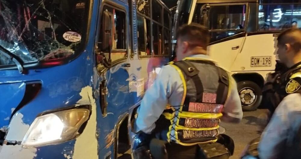 Atención de accidente de tránsito en Medellín.