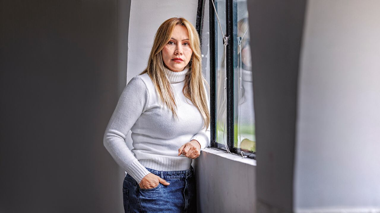 Sandra Ortiz contó en la Fiscalía cómo le entregó 3.000 millones de pesos al entonces presidente del Senado Iván Name. Según su versión, los dineros fueron a cambio de que Name ayudara a agilizar la plenaria para la elección de Vladimir Fernández como magistrado de la Corte Constitucional en 2023.