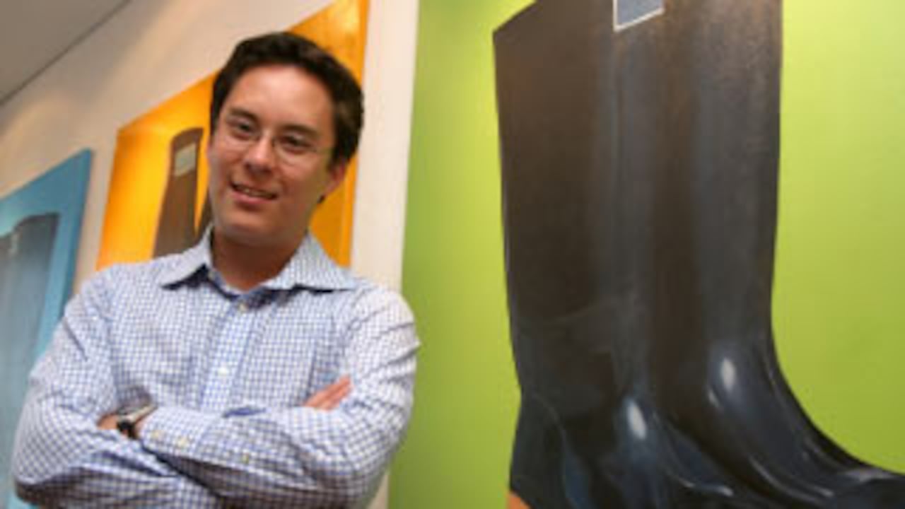 Carlos Hurtado es socio y curador de la Galería. Nueveochenta trabajará permanentemente con ocho artistas jóvenes colombianos. En el sentido de las manecillas del reloj obras de: Barbarita Cardozo, Natalia Castañeda, Luis Hernández Mellizo y Jaime Tarazona.