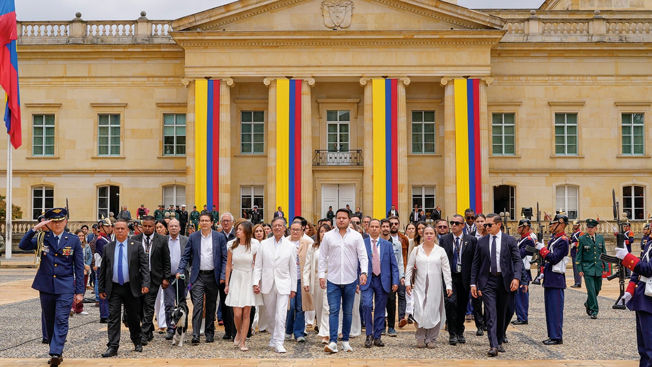 La despedida de Gustavo Petro y su gabinete en la Plaza de Armas, en Bogotá.
FOTO: PRESIDENCIA