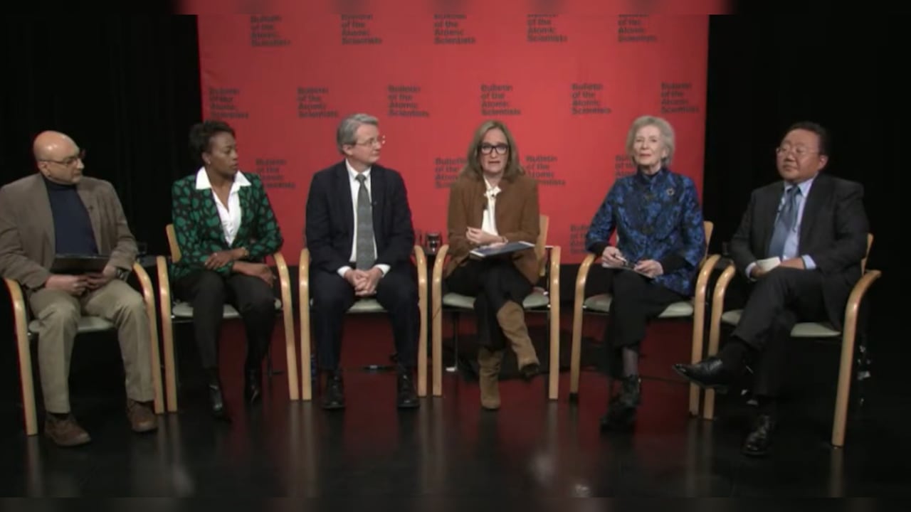 Los integrantes del Consejo de Ciencia y Seguridad