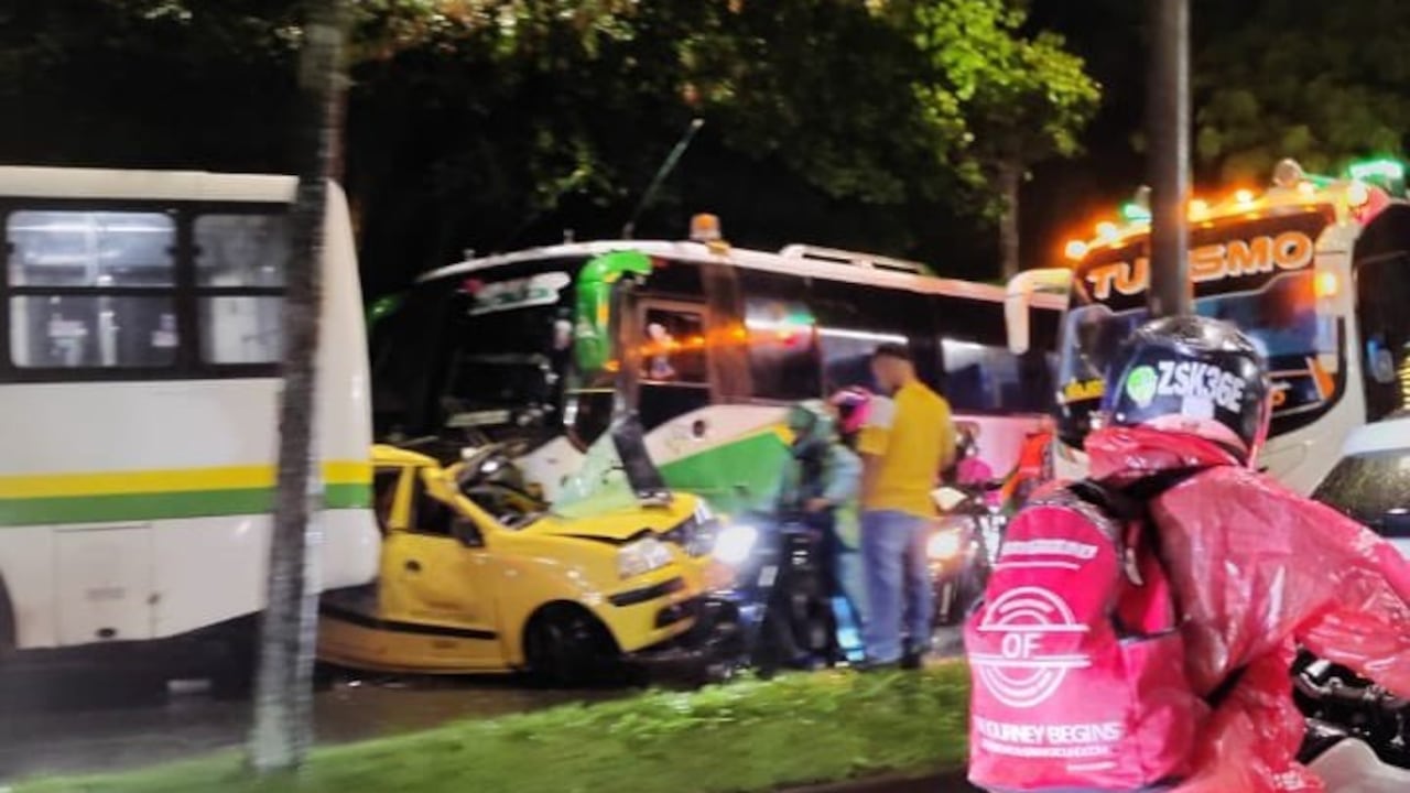 Choque múltiple en Medellín.