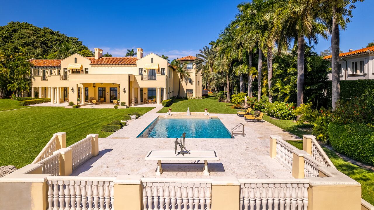 Arshit Estate
Foto Zillow