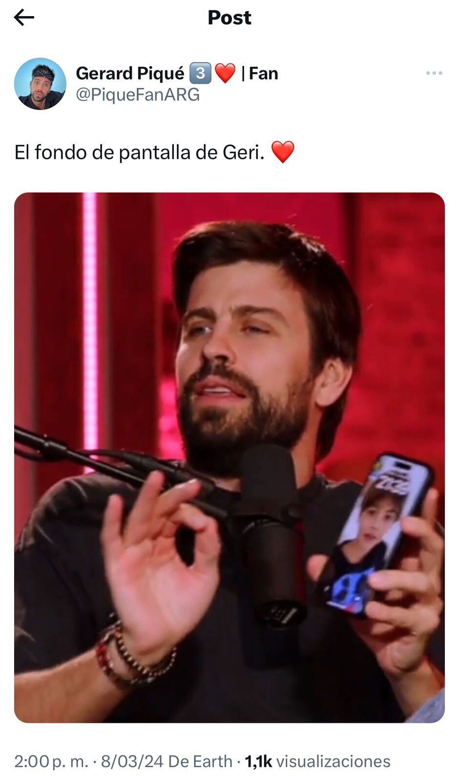 El empresario tiene a uno de sus hijos como fondo de pantalla.