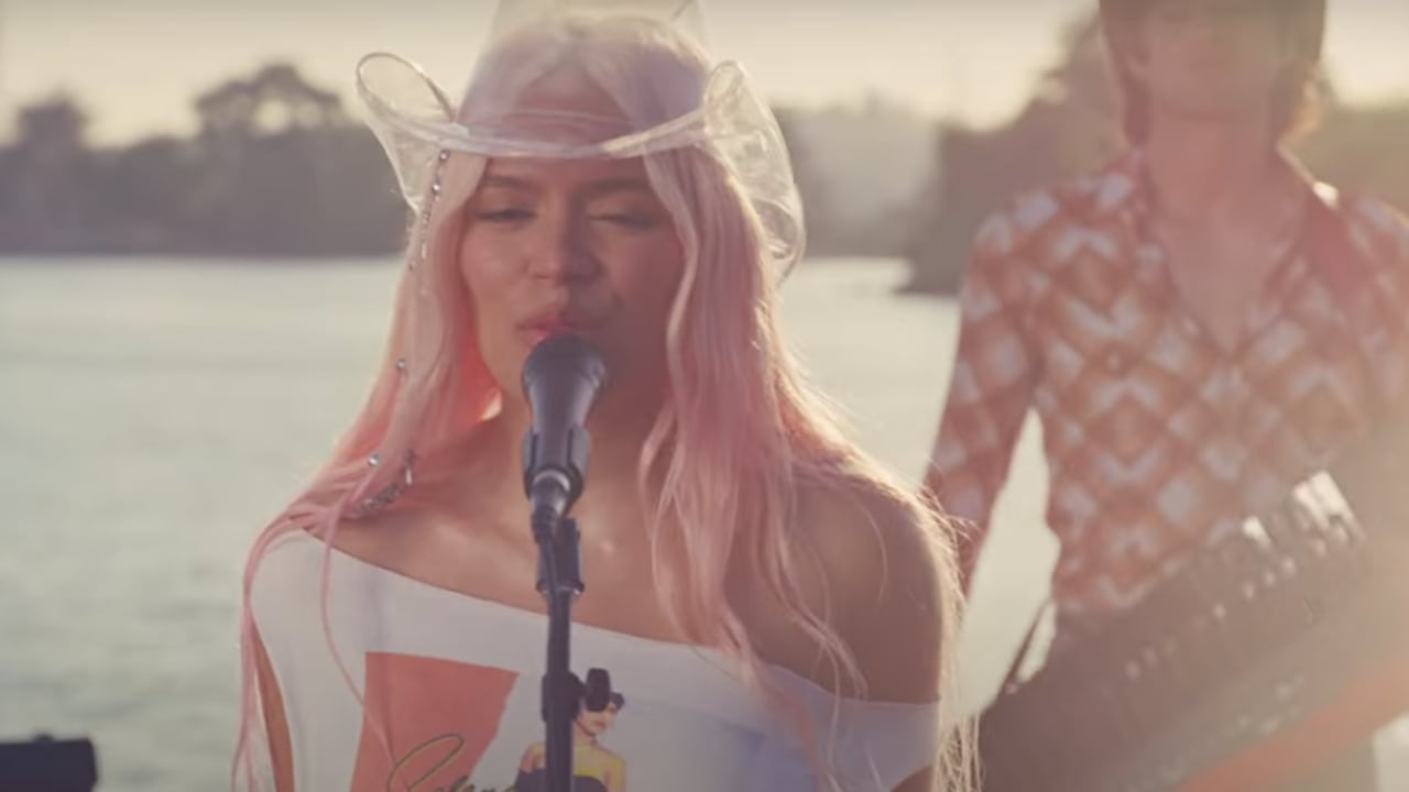 Karol G en el video de "Mi ex tenía razón".