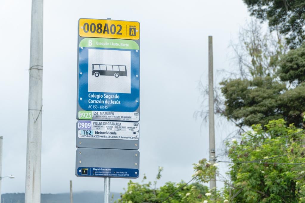 La Defensoría del Espacio Público a través del concesionario Eucol S.A.S, inició la reposición de 2.050 señales de información del SITP.