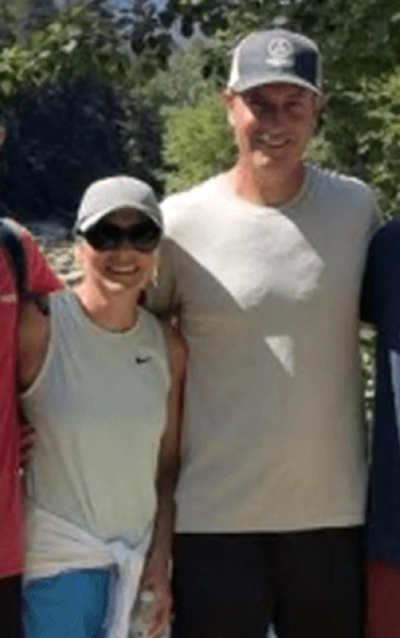 Andy Byron, ex CEO y protagonista de la ‘kiss cam’ de Coldplay, reaparece públicamente con su mujer