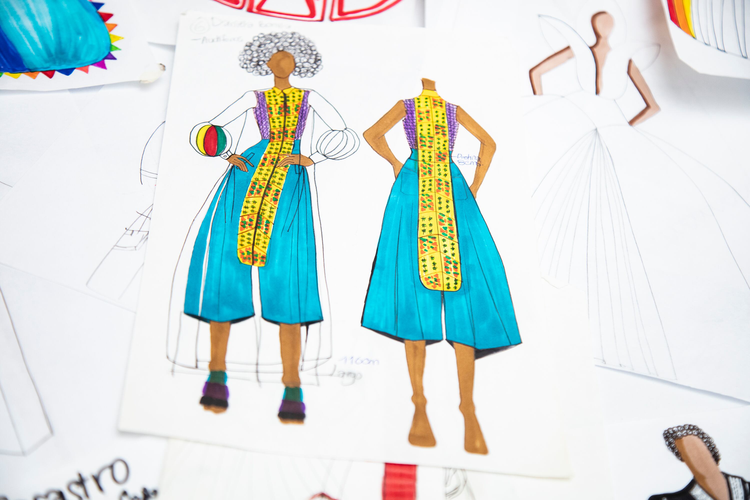 Bocetos, vestuario y escenografía de 'La Flauta Mágica',  un espectáculo de ópera como ninguna antes en el país.