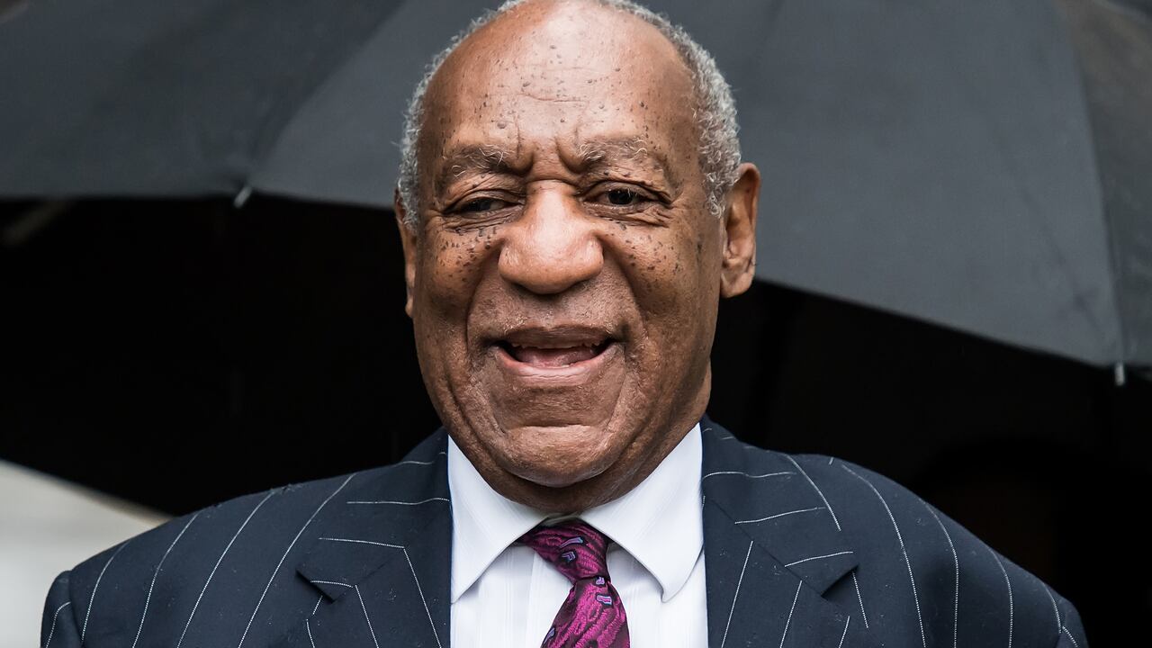 NORRISTOWN, PA - 25 DE SEPTIEMBRE: El actor / comediante Bill Cosby llega para ser sentenciado por su juicio por agresión sexual en el Palacio de Justicia del Condado de Montgomery el 25 de septiembre de 2018 en Norristown, Pensilvania. (Foto de Gilbert Carrasquillo / Getty Images)