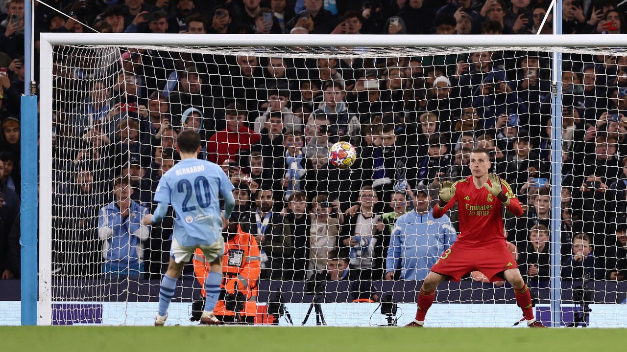 Bernardo Silva de Manchester City cobró el penal de mala manera ante Real Madrid