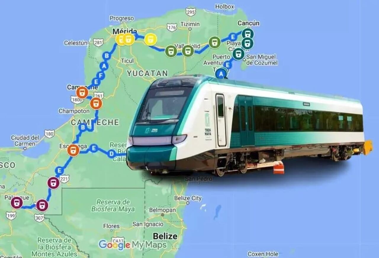 Tren Maya circulando en la península de Yucatán con sus colores distintivos