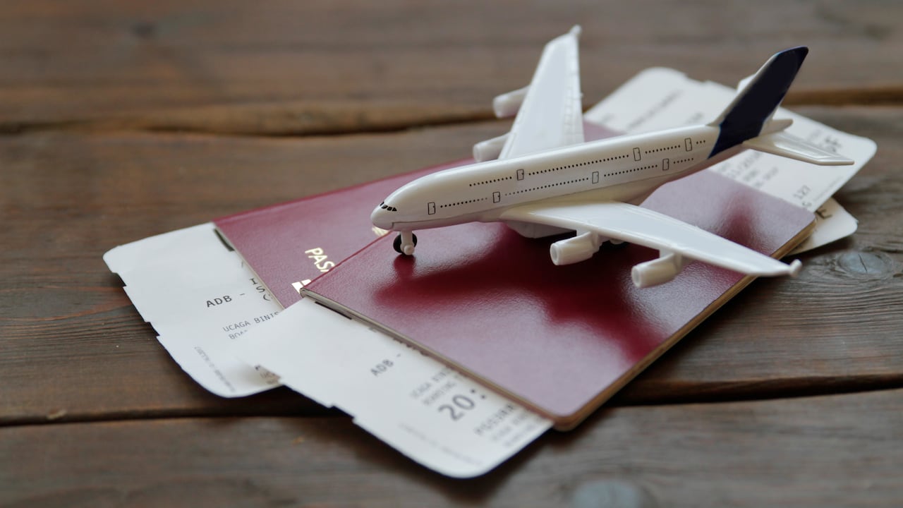 Aerolínea estadounidense emite una advertencia de interrupción por fallas tecnológicas perjudicando a cientos de pasajeros