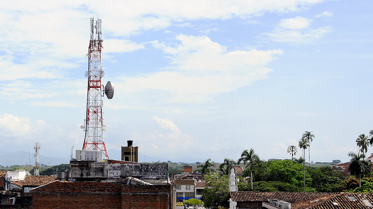 La falta de antenas atenta contra la calidad del servicio en el país.