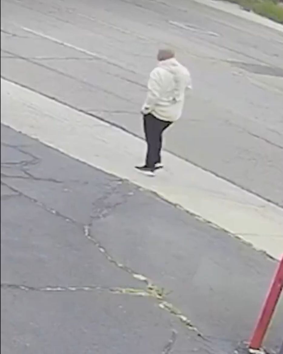 El hombre le apunto a varios vehículos que transitaban en una concurrida vía