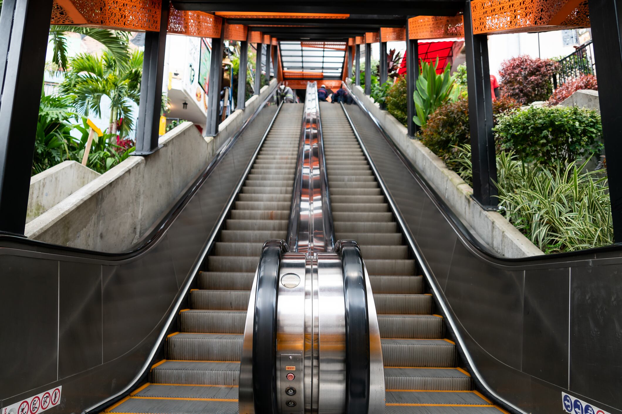 Escaleras eléctricas en la Comuna 13 in Medellín