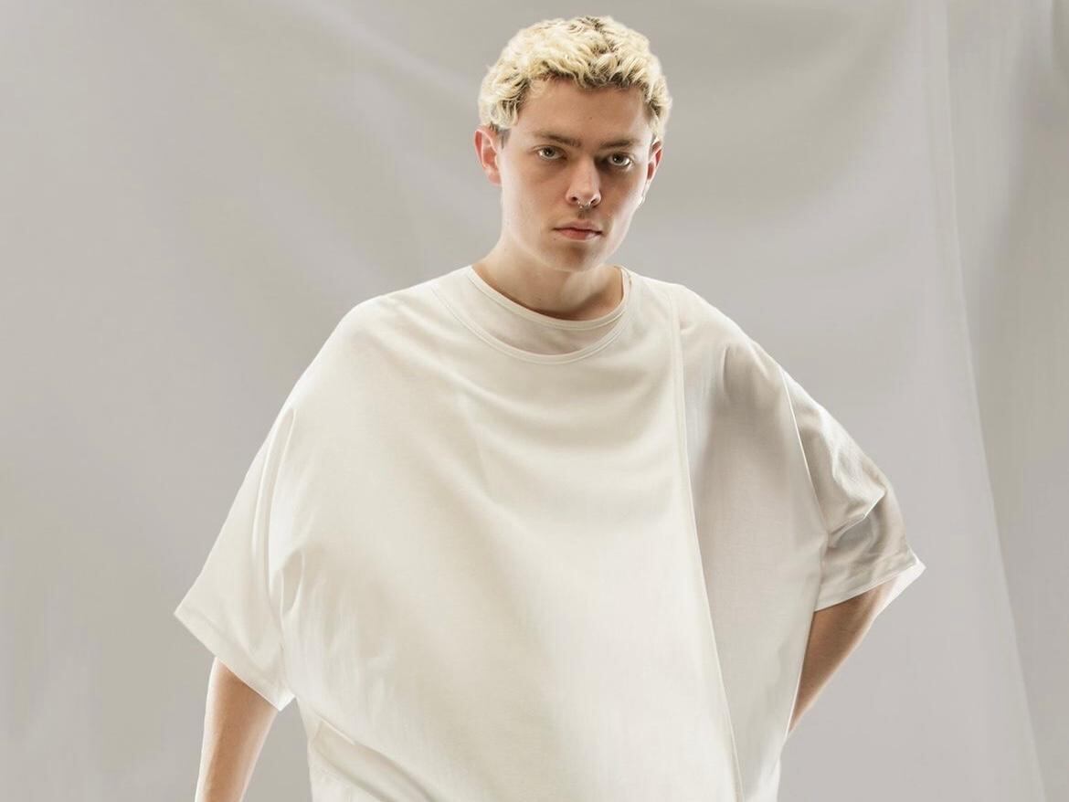 A New Cross cuestiona y reinterpreta el imaginario artesanal colombiano.