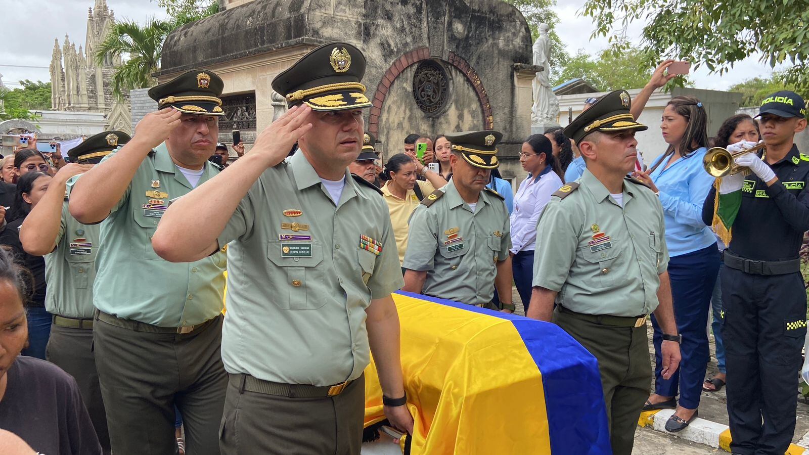 Despiden a patrullero barranquillero asesinado en Amalfi, Antioquia.