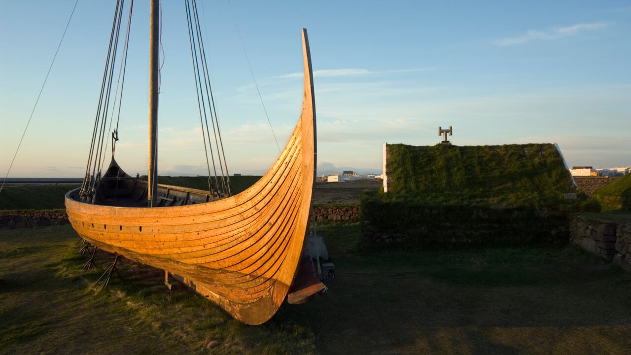 Un barco hundido, atribuido a los vikingos, resultó ser mucho más moderno de lo que se creía.