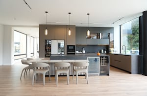 La inversión en cocinas redefine el valor y el estatus en la vivienda contemporánea