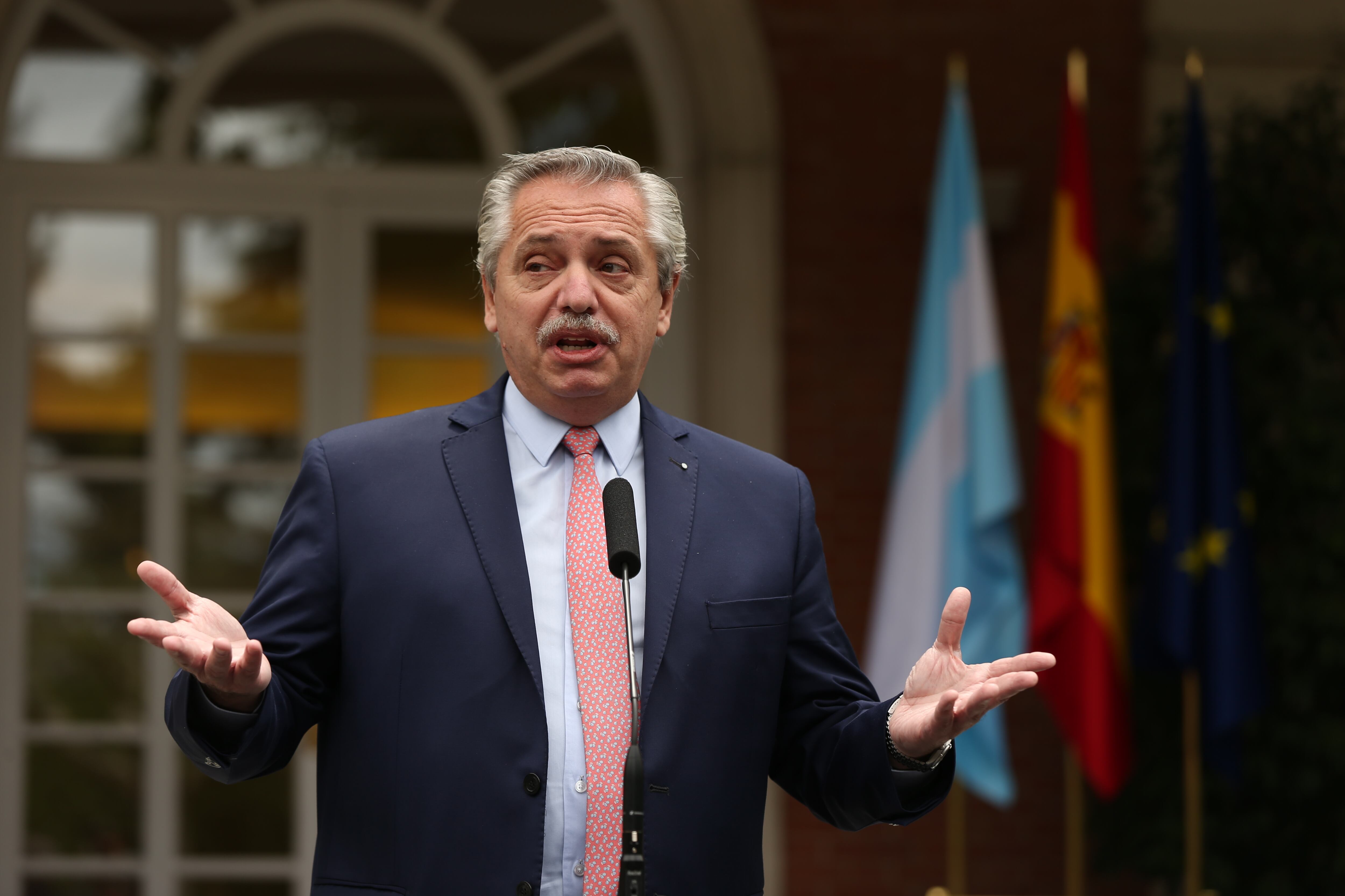 El presidente de la República Argentina, Alberto Fernández interviene en el Complejo de la Moncloa
C.De Luca.POOL / Europa Press
  (Foto de ARCHIVO)
11/5/2021