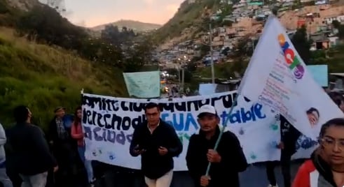 La comunidad de Ciudad Bolívar exige un servicio de agua estable y completo.