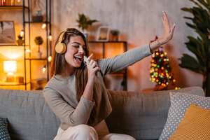 Canciones colombianas que deben estar en un playlist navideño