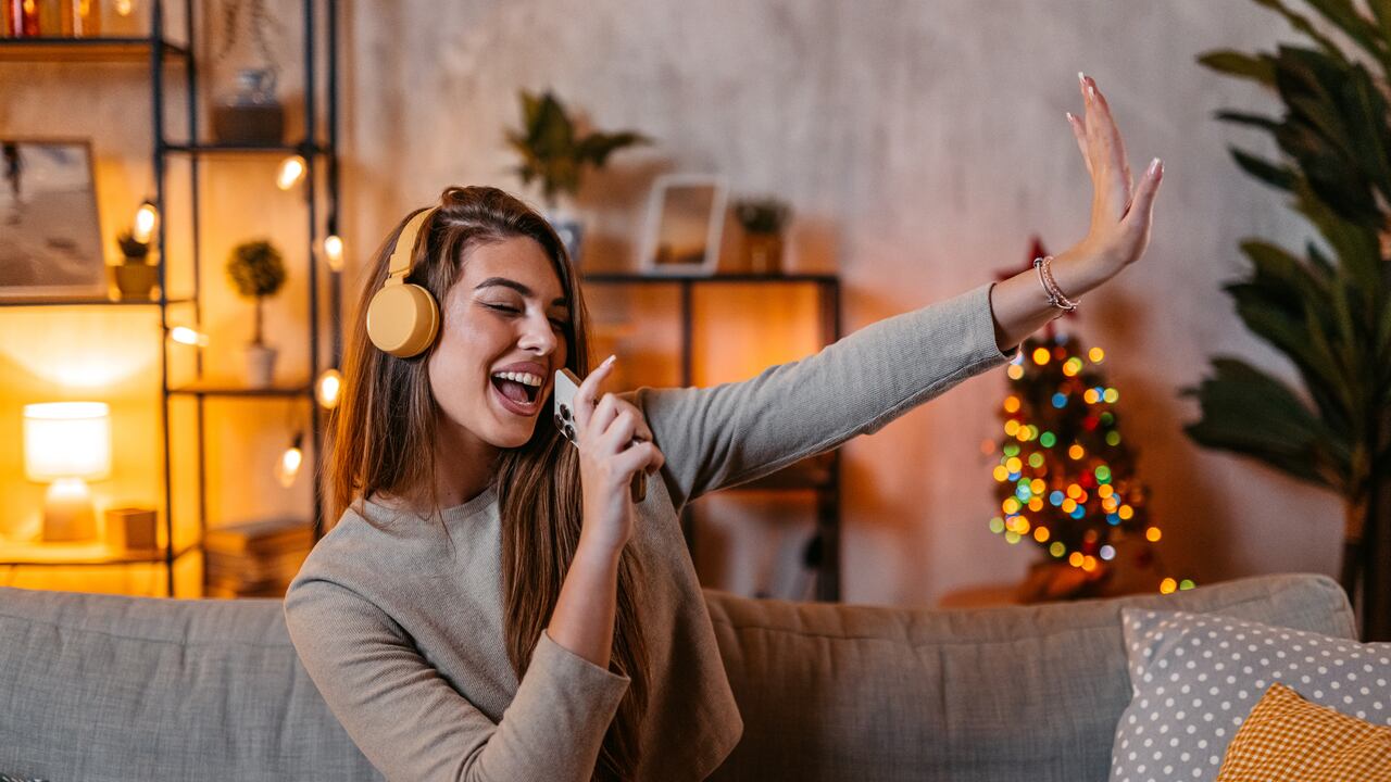 Canciones colombianas que deben estar en un playlist navideño