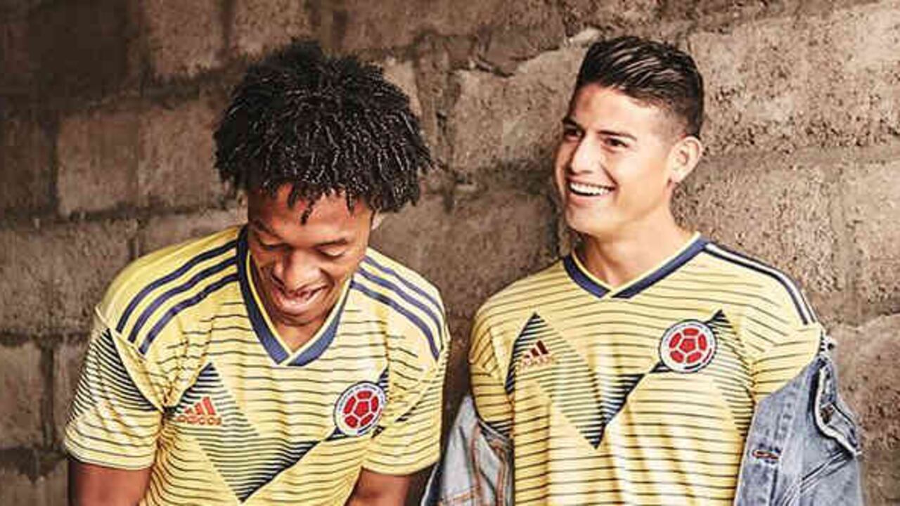 Faustino Asprilla, exastro del fútbol salió en defensa de la nueva vestimenta de la Selección Colombia.