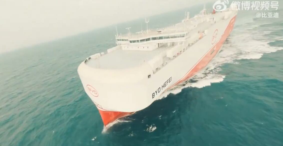 BYD puso a operar el Hefei, su nuevo buque con capacidad para transportar 7.000 vehículos.