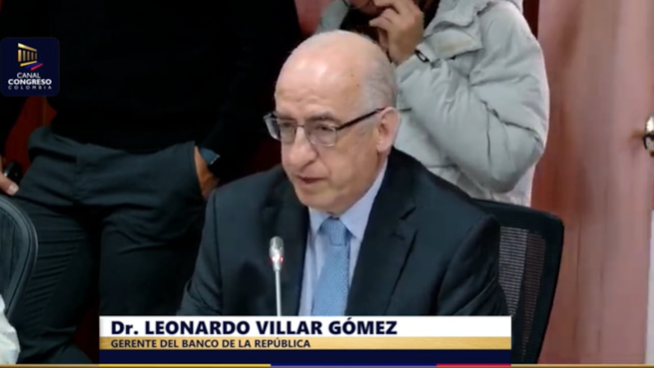 Leonardo Villar, gerente del Banco de la República, en la Comisión Tercera del Senado, este martes 22 de abril de 2026.