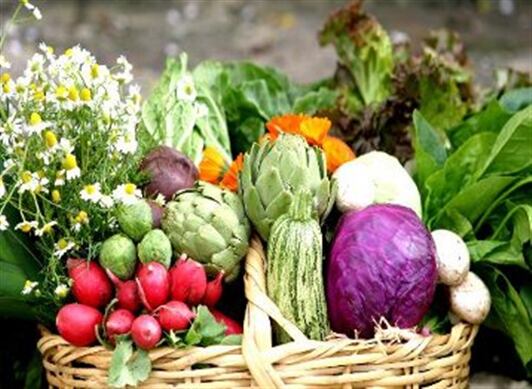 Para evitar leer las etiquetas de distintos alimentos, es recomendable consumir gran cantidad de alimentos naturales que no tienen necesidad de etiqueta.