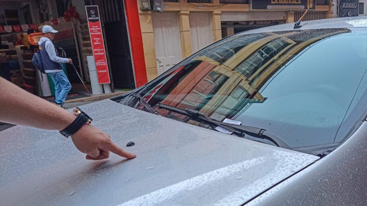 En la ciudad se reporta un fuerte olor a azufre que tiene la misma procedencia