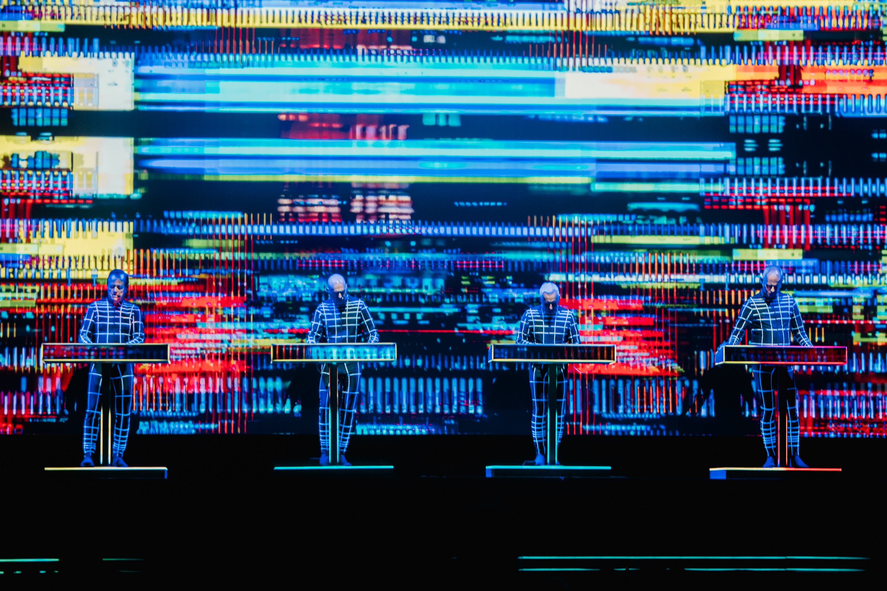 Ralf Hütter sigue la marcha del proyecto que fundó con Florian Schneider. Y, a pesar de la falta de Florian, quien falleció, quienes han visto el toque en vivo lo repetirían cuantas veces pudieran.