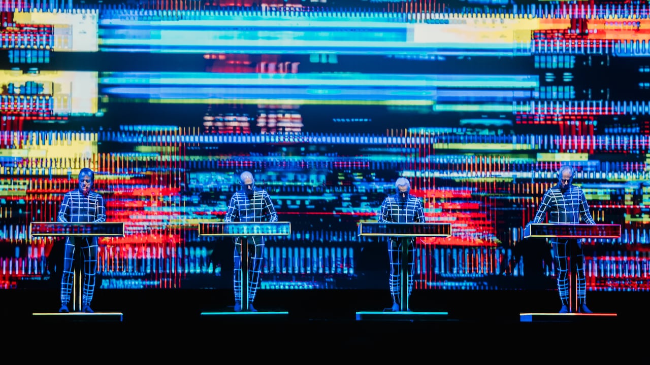 Ralf Hütter sigue la marcha del proyecto que fundó con Florian Schneider. Y, a pesar de la falta de Florian, quien falleció, quienes han visto el toque en vivo lo repetirían cuantas veces pudieran.