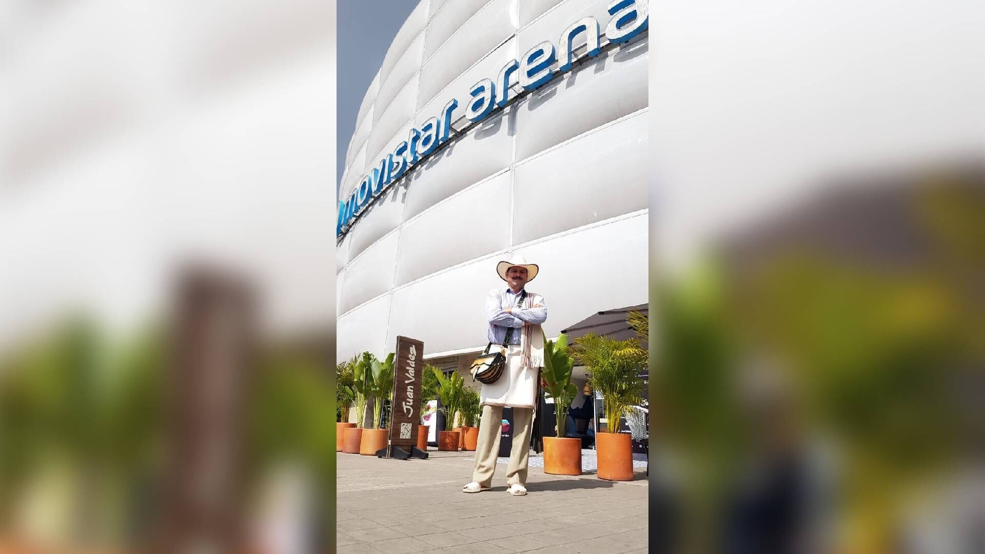 La nueva tienda cuenta con un diseño tipo barra y una terraza amplia y fue inaugurada durante el concierto de la agrupación Morat. Foto: Juan Valdez