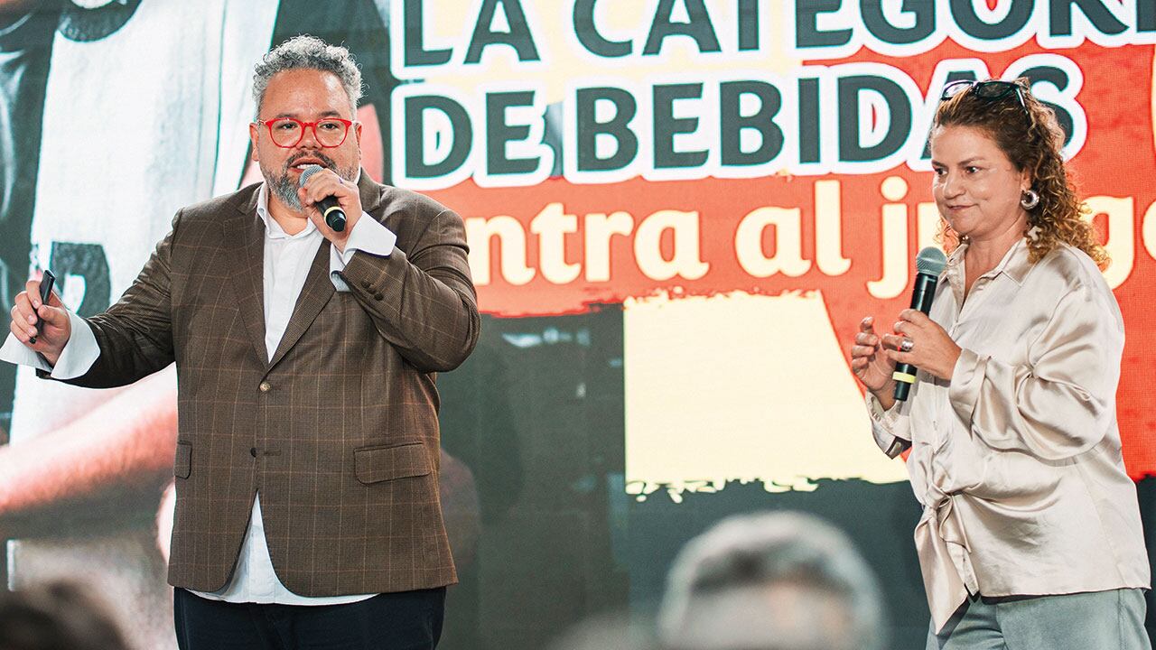 De izquierda a derecha: Jhonny Alexánder Vasco Ramírez, VP Planning del Grupo Big. Track y Multisponsor, y Catalina Restrepo, CEO del Grupo Big. Track y Multisponsor. 