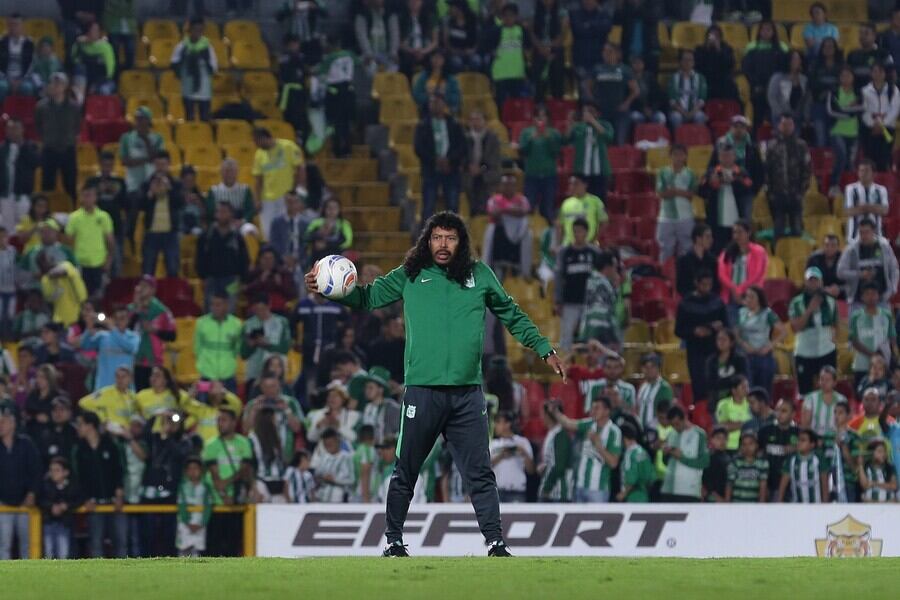 René Higuita en el estadio Nemesio Camacho El Campín.