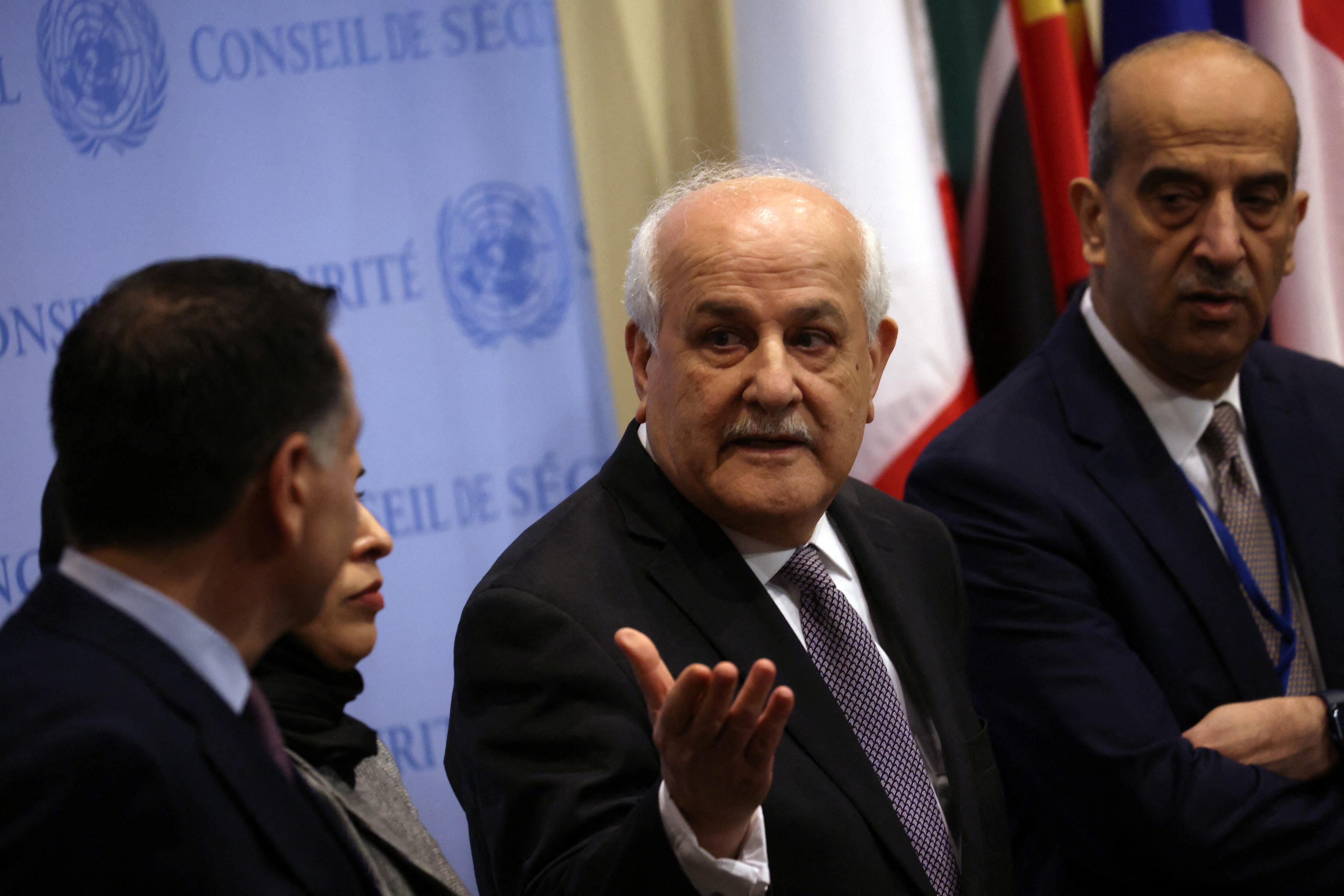 Embajador de Palestina ante la ONU pide proteger a los civiles palestinos. Foto: Reuters.