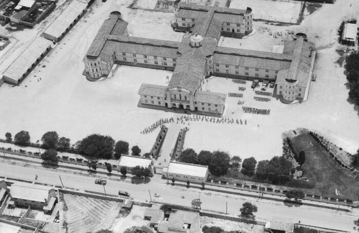 1949. Escuela de Artillería, carrera 7, calle 22 sur.