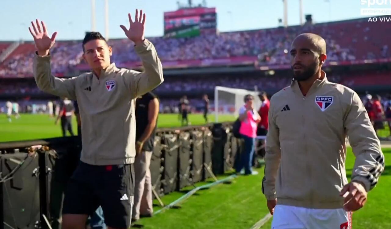 James Rodríguez paseó por las gradas del Morumbi donde se encontró con su nueva afición