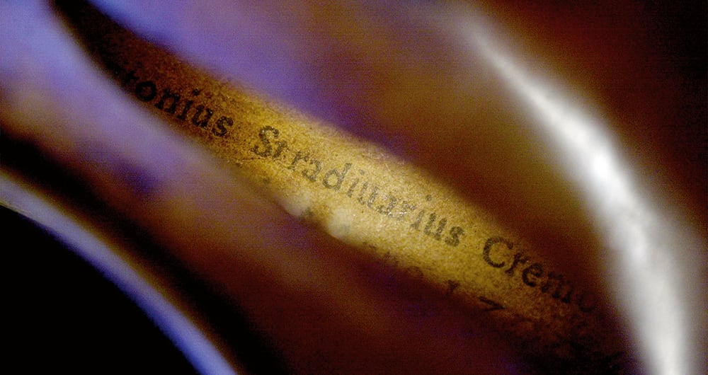 Los Stradivarius fueron famosos, costosos y apreciados desde siempre, muchísimo más que otros instrumentos salidos de los otros talleres de luthería de Cremona, porque eran los mejores. Desde luego, no todos son de la misma categoría, los mejores son los que pertenecen a la denominada época de oro.